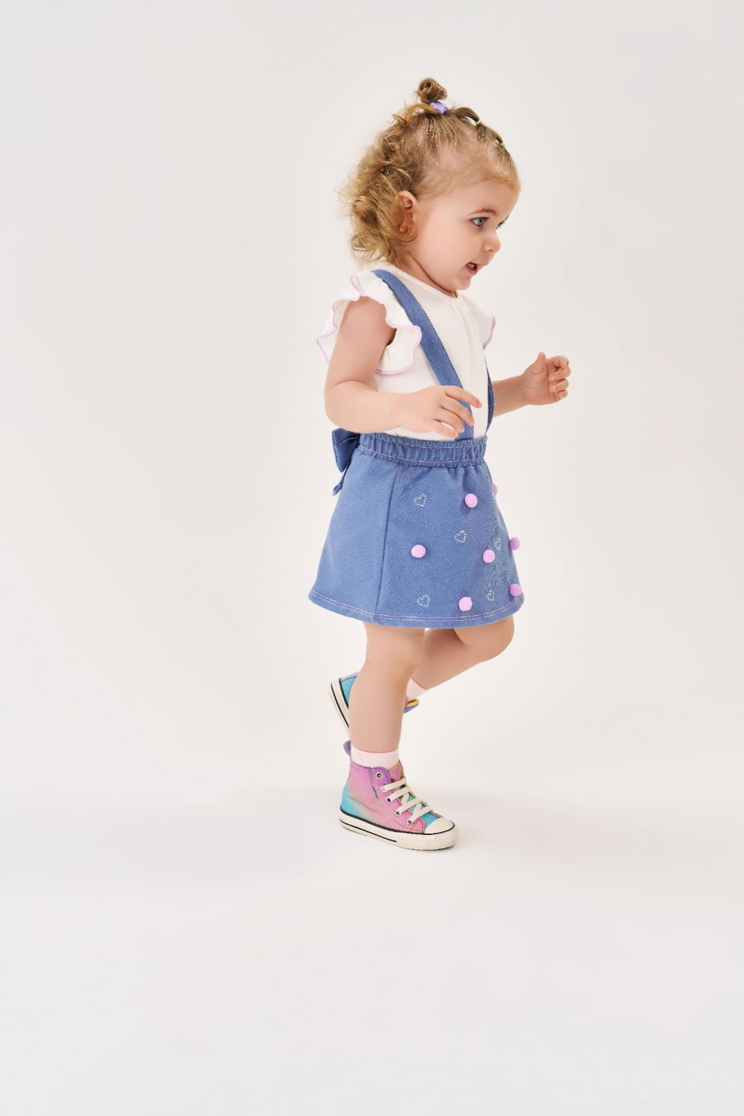 CONJUNTO INFANTIL CINTI BABY BODY E SALOPETE EM JEANS COM DETALHE EM POM POM - 10233