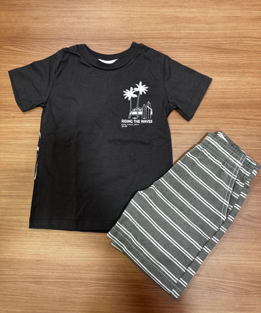 CONJUNTO INFANTIL DIVERTTO CAMISETA ESTAMPA NAS COSTAS E BERMUDA LISTRADA - 27049