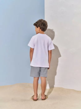 CONJUNTO INFANTIL DIVERTTO CAMISETA EM MEIA MALHA ESTAMPADA E BERMUDA EM MOLETOM LISTRADO - 27032