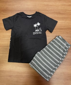 CONJUNTO INFANTIL DIVERTTO CAMISETA ESTAMPA NAS COSTAS E BERMUDA LISTRADA - 27049 CONJUNTO INFANTIL DIVERTTO CAMISETA ESTAMPA NAS COSTAS E BERMUDA LISTRADA - 27049