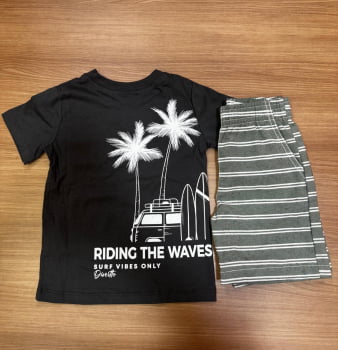 CONJUNTO INFANTIL DIVERTTO CAMISETA ESTAMPA NAS COSTAS E BERMUDA LISTRADA - 27049 CONJUNTO INFANTIL DIVERTTO CAMISETA ESTAMPA NAS COSTAS E BERMUDA LISTRADA - 27049
